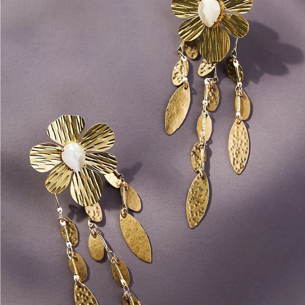 NWT Anthropologie Floating Petals Drop Earrings in White/Gold